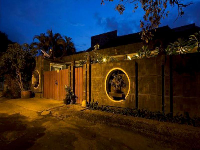 Puri Minggiran Guesthouse Yogya Yogyakarta Exteriör bild