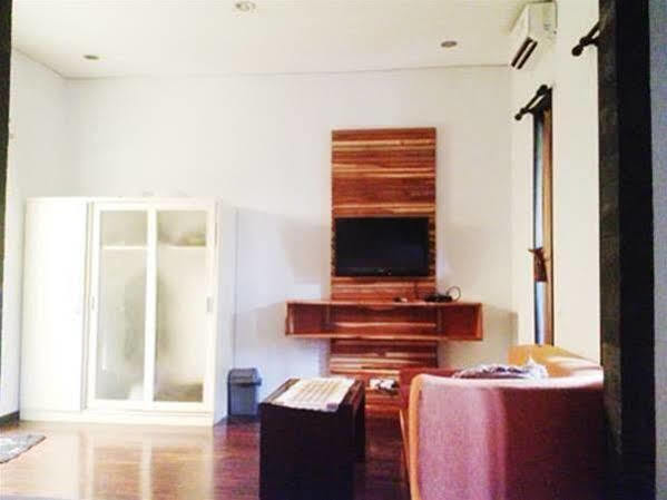 Puri Minggiran Guesthouse Yogya Yogyakarta Exteriör bild