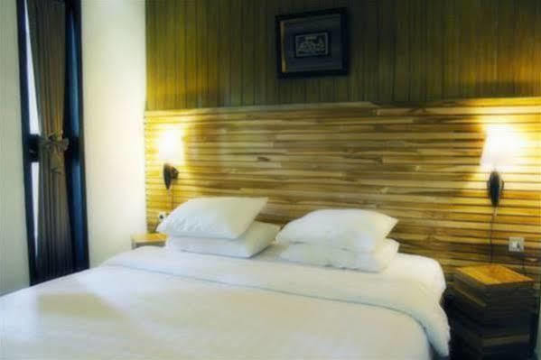 Puri Minggiran Guesthouse Yogya Yogyakarta Exteriör bild